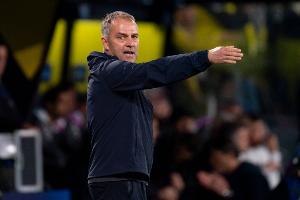 im电竞APP下载-多家西媒：弗里克行为不当欧战禁赛1场，亚马尔&amp;莱万被罚款5000欧