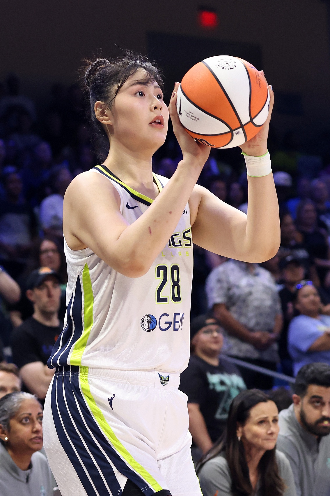 im电竞官网-李月汝本赛季先后效力于风暴和飞翼 共出战31场&amp;场均6分4.5板