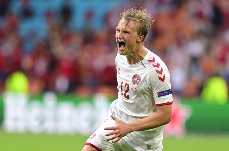 im电竞-记者：安德莱赫特27岁前锋多尔贝里接受阿贾克斯体检