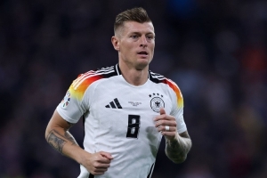 im电竞APP下载-德甲规定赛前双方队长与裁判互道尊重，克罗斯：我差点被吓掉凳！