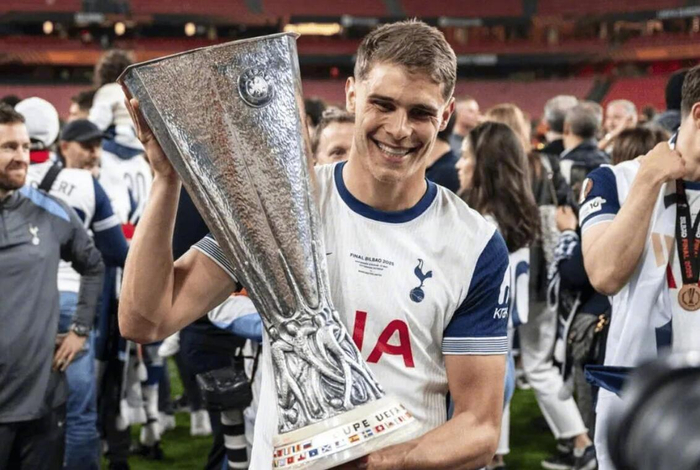 im电竞APP下载-巴萨锁定范德芬替代巴斯托尼，荷兰中卫或今夏加盟|巴塞罗那|热刺|亚历山德罗·巴斯托尼|托特纳姆热刺|国际米兰_新浪体育_新浪新闻